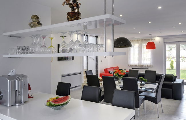 Modern Holiday Home With Pool in Bratulici - Foto 39