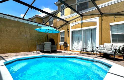 Stylish 3 bd townhouse near Disney with private pool. - Photo 3
