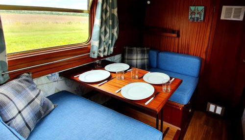 Narrow Escape - 50ft Boat on the Grand Union Canal, near Tring - Foto 3