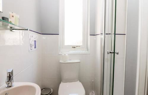 Courtyard Cottage - Photo 17