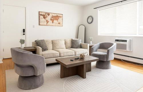 Chic 2BR Retreat Near OHare Free Parking - Foto 2