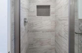 Modern Urban Escape Rooftop & Walkable Fun - Foto 9