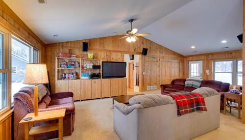 Minocqua Lakefront Cabin with Deck - Foto 2