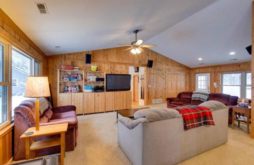 Minocqua Lakefront Cabin with Deck - Foto 2