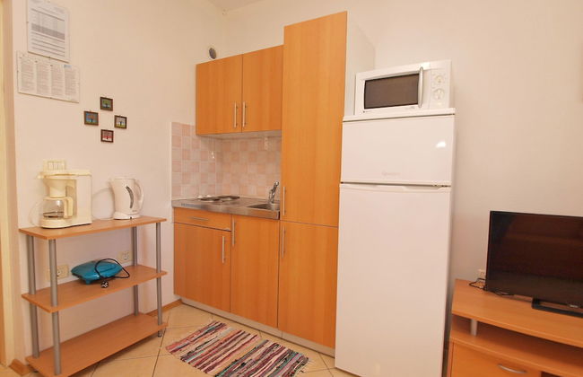 Apartment 21 - Photo 12