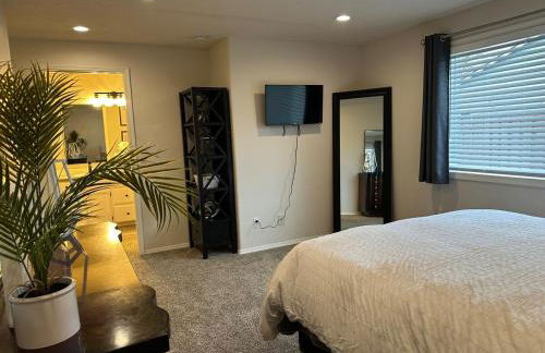 Cozy North Keizer Retreat with fireplace - Foto 17