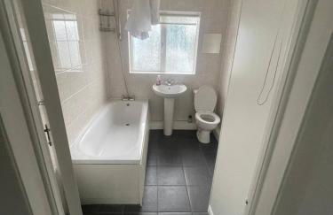 Sleeps 8 3 BED Parking NEC JLR NIA Airport - Foto 21