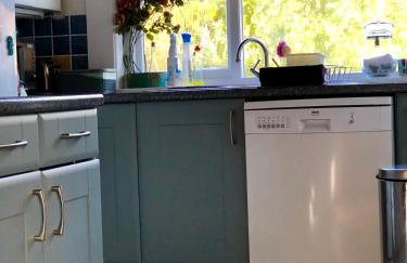 3 Bed Cottage - Sleeps 6 - Pets - Garden - Parking - Foto 23