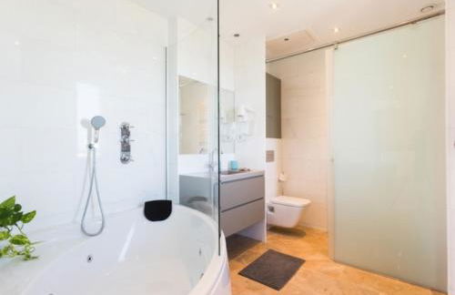 Kronos on the Beach Attic Suite - Foto 28