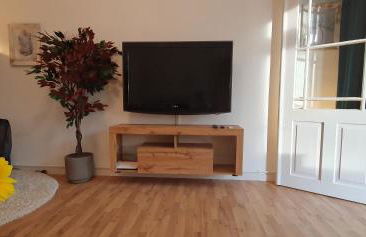 JanPartment - geräumig - W-LAN - Natur - Garten - Entspannung - zentral - 10 Min WV-Werk - Carport - 24h CheckIn - Foto 14