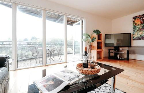 Bay View Apartment, by Solace Stays - Photo 33