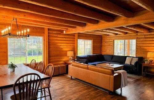 Log Cabin w/ pool, spa, game room, sleeps 20 - Foto 21
