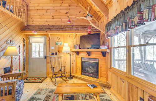 Quaint Dahlonega Cabin with Cavenders Creek Access! - Foto 4