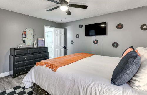 9 Mi to Legoland Family Gem with Games Galore! - Photo 13