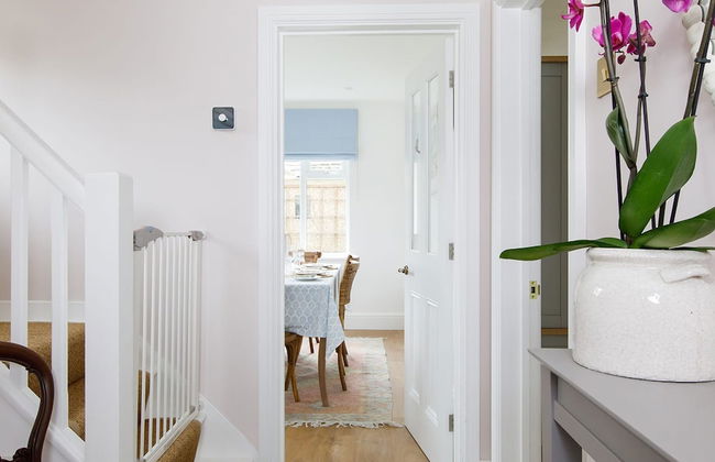 Newly Renovated Cottage 150m From Waterfront - Photo 17