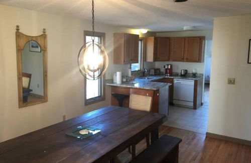 Stunning Spacious Cape Cod House with Water Views - Foto 19