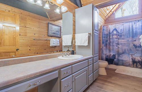 White River Escape with BBQ & Private Backyard - Foto 31