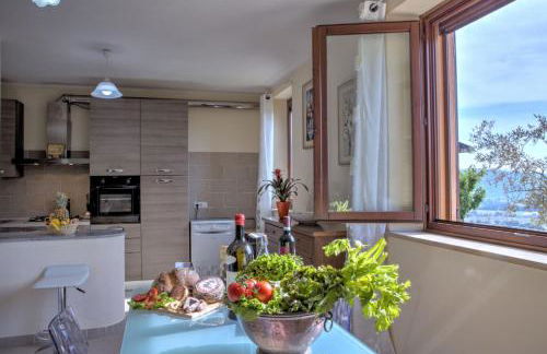 Villa San Lorenzo - Hilltop Villa With Private Pool, Jacuzzi & AirCO - Photo 55