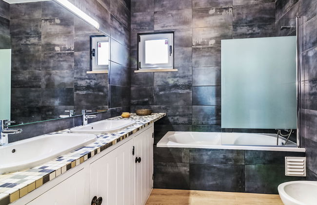 Arribas Villa - Photo 15