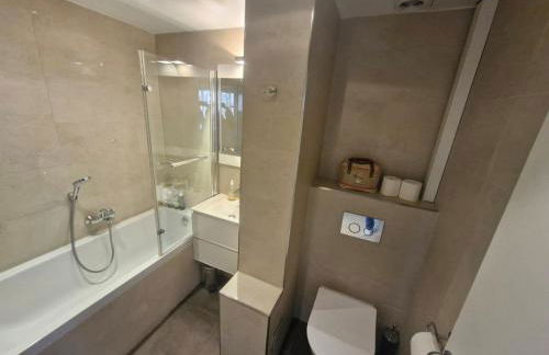 Large 3-bedroom apartment Port Vauban - Foto 34