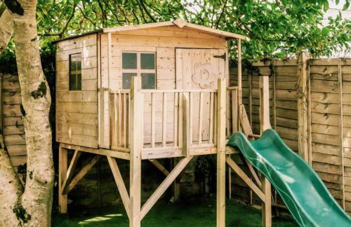 Boutique Family Friendly Home Wadebridge Cornwall, 2 living rooms, superking beds, garden, parking for 3 cars - Foto 23