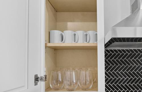 LUX Retreat Home with Yard - Foto 32