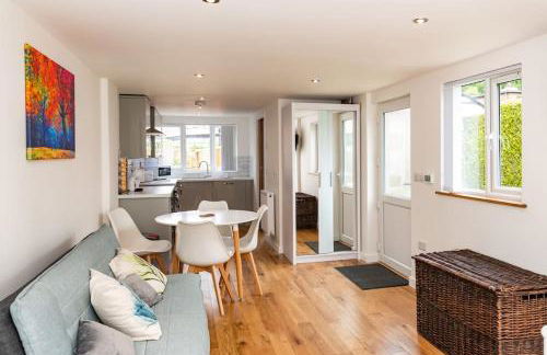 Patio lodge with forest access close to beaches - Foto 22