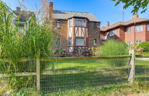 Striking Tudor Revival in Five Points District! - Foto 31