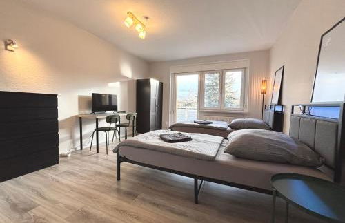 Myflat Apartment mit 6 Betten, 3 Schlafzimmern und Balkon bei Leipzig BMW, Amazon, Porsche, Messe - Foto 11