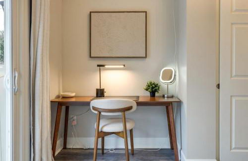 Walk to OTR! Hot Tub and Movie Room at Cincy Condo - Foto 12