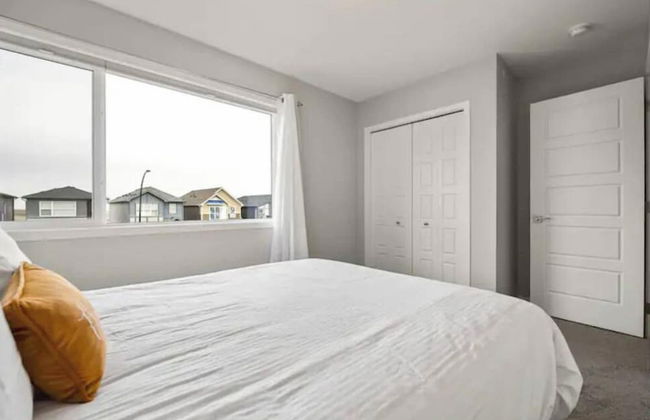 Luxury Modern Home - Livingstone - Photo 5