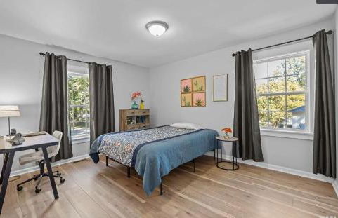 Stylish 4BR Getaway with Game Room, Grills & Cozy Outdoor Fire-Pit - Foto 20