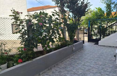 Mary's house - Photo 17