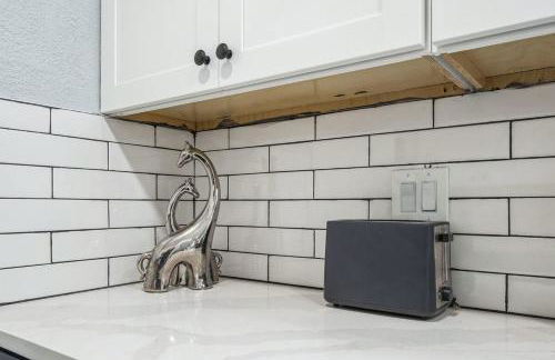 Stylish Retreat in Central Austin with Fire Pit - Foto 32