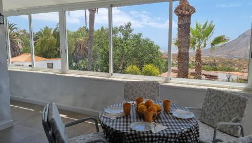 Villa Azure Horizon and Breeze - Panoramic Ocean View and Heated Pool - Foto 4