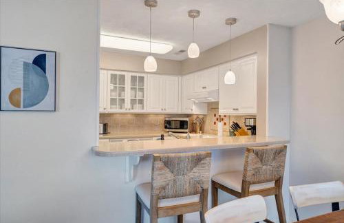 Lake Vibes - Pet Friendly Lakefront Condo! - Photo 17