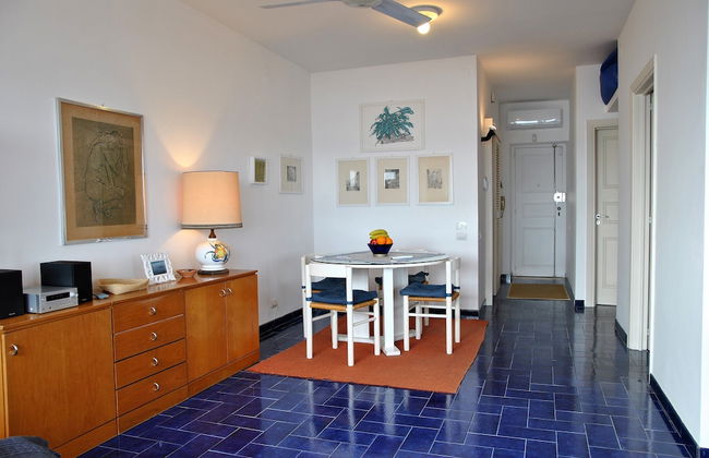 Edy sea View Holiday Apartment - Photo 7