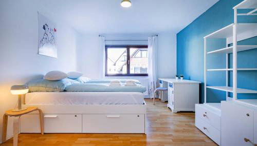 Charmante Wohnung -Altes Kino- 2SZ-2Bad-Terrasse-Netflix - Foto 3