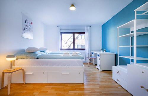 Charmante Wohnung -Altes Kino- 2SZ-2Bad-Terrasse-Netflix - Foto 3