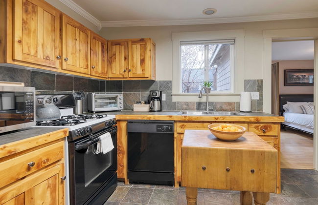 Riverfront Bend by Avantstay Private Dock, Large Yard w/ Views, Hot Tub - Foto 12