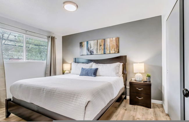 Charming 2BR w King Queen Close to SLC - Foto 19