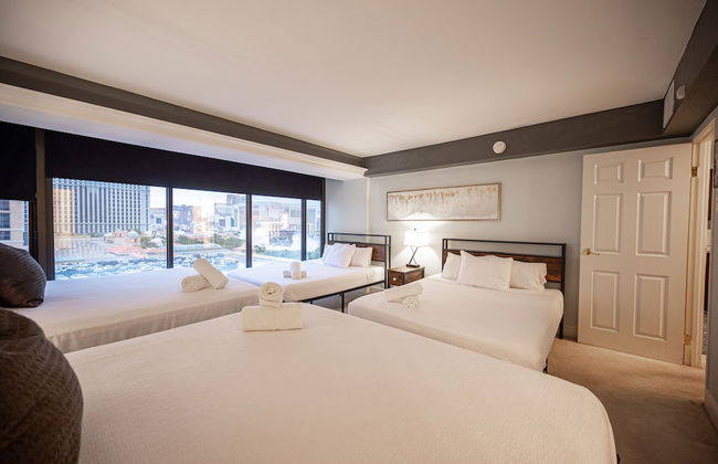 Stay together on the strip - 6 comfy beds w/view! - Foto 55