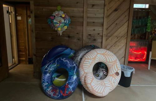 Caseville Splash & Sand Pool House - Photo 11