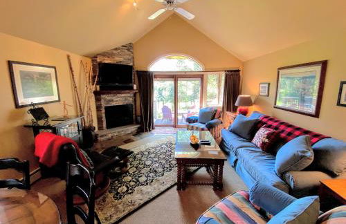 F8 Luxurious Mt Washington Hotel golf course home Wifi cable air conditioning - Foto 15