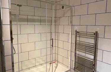 Spacious and stylish with games room, huge garden, peaceful surroundings - Foto 25