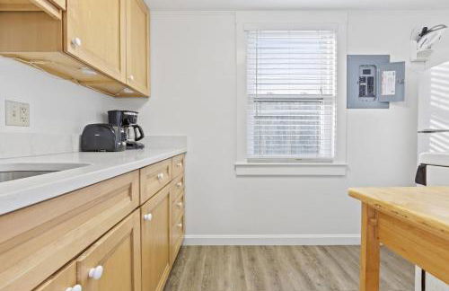 North Truro Beachfront Cottage with Cozy Backyard - Foto 7