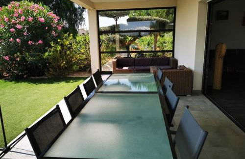 Villa contemporaine avec piscine à débordement dans un domaine viticole - Foto 20