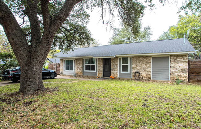 Screened-in Porch Walkable to Soco - Foto 42