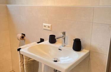 Neue Unterkunft mit Terrasse und TG-Stellplatz - Foto 9