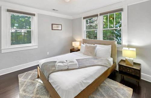 Location! Minutes to Downtown and Folly Beach - Foto 13